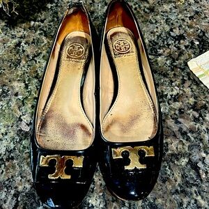 Tory Burch Black Leather flat  Size 7.5 good used small cuff on right shoe